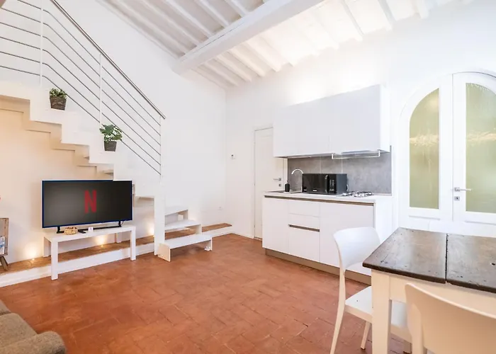 Quiet Hideway 650ft Ponte Vecchio Costa61 *