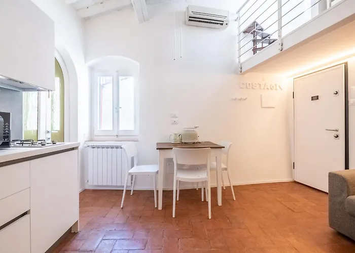 Apartment Quiet Hideway 650ft Ponte Vecchio Costa61
