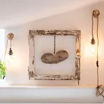 Quiet Hideway 650ft Ponte Vecchio Costa61 Apartman *