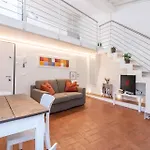 Quiet Hideway 650ft Ponte Vecchio Costa61 Apartman