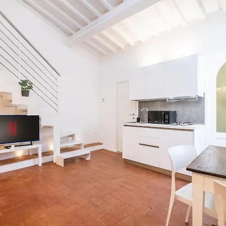 Quiet Hideway 650ft Ponte Vecchio Costa61 *